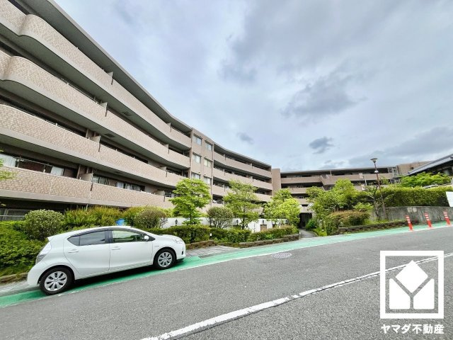 メロディーハイム松井山手ヒルズビューの外観