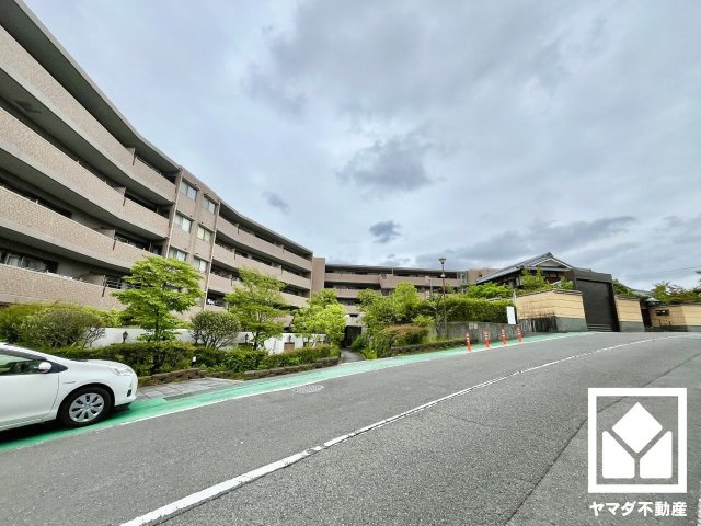 メロディーハイム松井山手ヒルズビューの外観