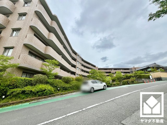 メロディーハイム松井山手ヒルズビューの外観