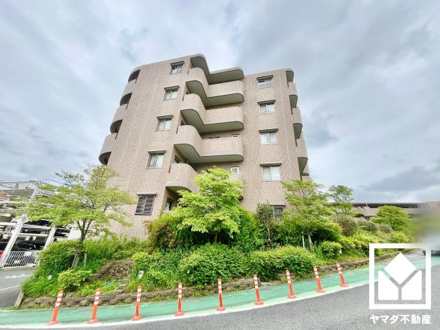 メロディーハイム松井山手ヒルズビューの外観