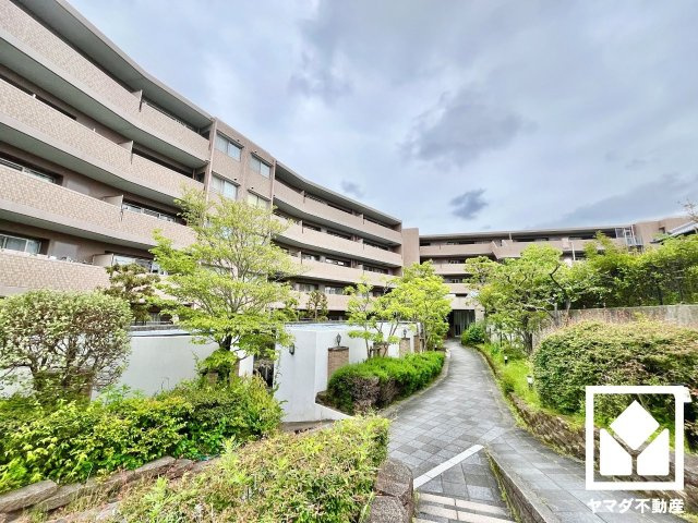 メロディーハイム松井山手ヒルズビューの外観