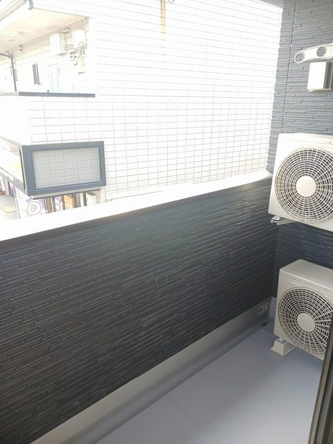 ジャン・リーブＢのバルコニー