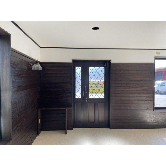 岐阜市西改田字米野の店舗一部の玄関