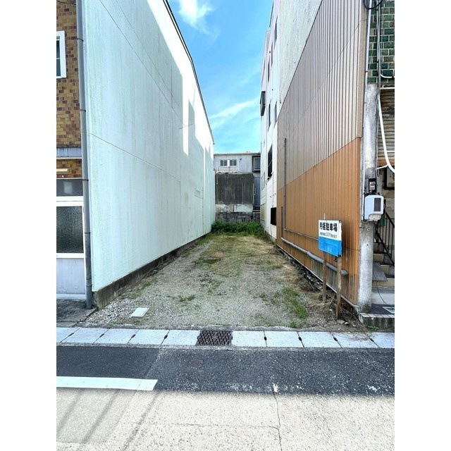 岐阜市神明町２丁目の駐車場の外観