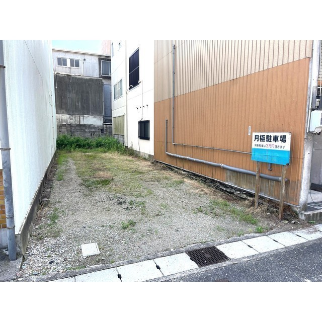 岐阜市神明町２丁目の駐車場