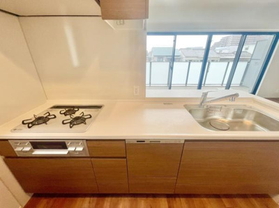 【キッチン】 | グランクラッセ上野芝向ヶ丘 | キッチンワークしながら大切な家族との会話を楽しむ。家族のコミュニケーションが生まれるキッチンです♪