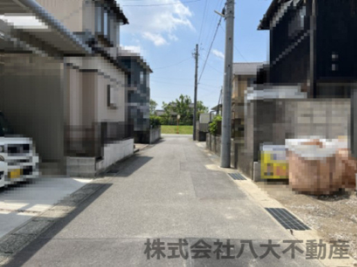 高浜市稗田町第5　全2棟　２号棟の前面道路含む現地写真