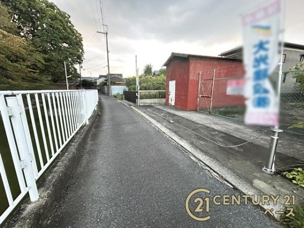 天理市柳本町の売地の前面道路含む現地写真|落ち着いた雰囲気の住宅地内です！