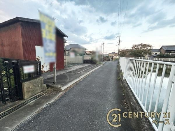天理市柳本町の売地の前面道路含む現地写真|小学校・中学校まで徒歩圏内とお子様の通学も安心！