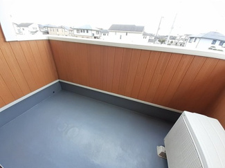 【バルコニー】 | ラフィーネ | 暖かな日差しのふりそそぐバルコニー