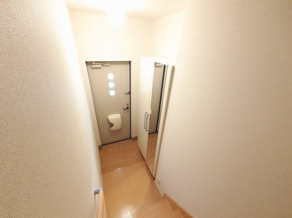 【玄関】 | ラフィーネ | 明るい玄関です