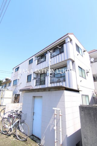 高津マンションの外観