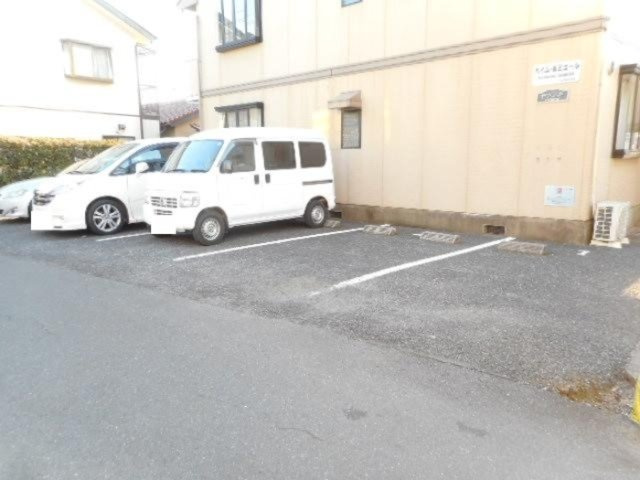 ハイム・ルミエールの駐車場