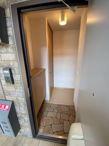 カサベルデ　Bの玄関