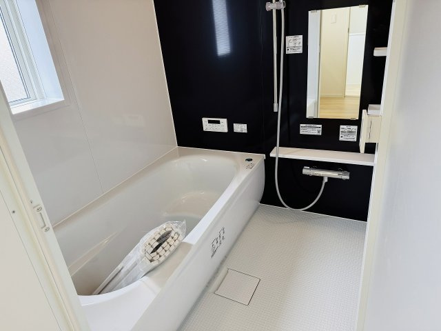 八王子市　大和田町　新築一戸建て　２５期の浴室|～のびのびくつろげるバスルーム　１日の締めくくりに癒やしのバスタイムを～