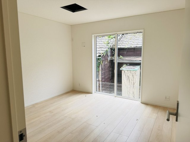 八王子市　大和田町　新築一戸建て　２５期の寝室|～1階8.0帖の主寝室　ベッドなど大型家具のレイアウトもしやすいお部屋です～