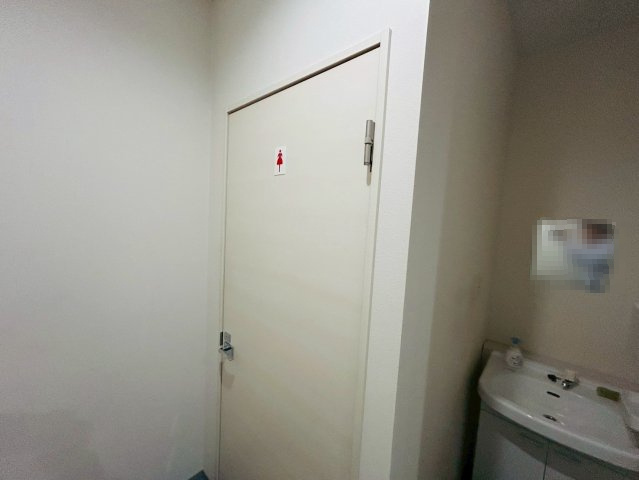 豊明市阿野町貸工場のトイレ