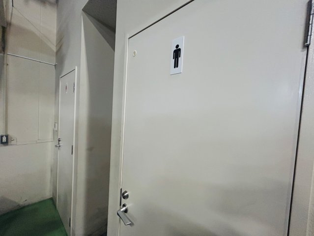 豊明市阿野町貸工場のトイレ