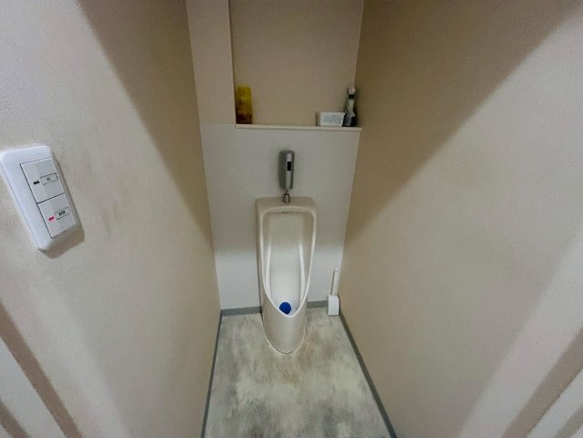 豊明市阿野町貸工場のトイレ