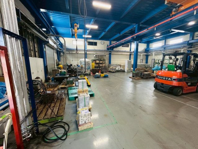 豊明市阿野町貸工場の内装