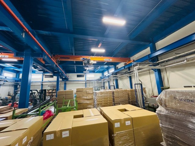 豊明市阿野町貸工場の内装