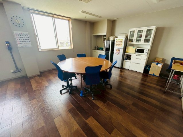 豊明市阿野町貸工場の内装