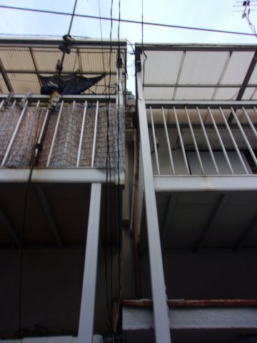 泉が丘５丁目中古収益テラスハウスのバルコニー|落ち着いた時間を過ごせるバルコニーです