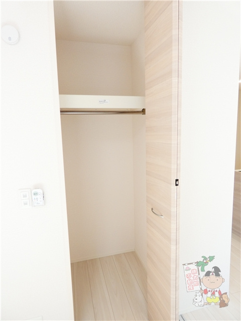 ホワイエ国富の収納