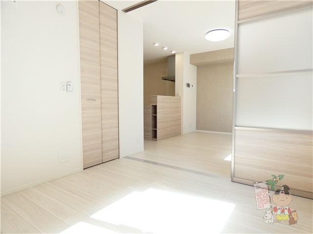 ホワイエ国富の洋室