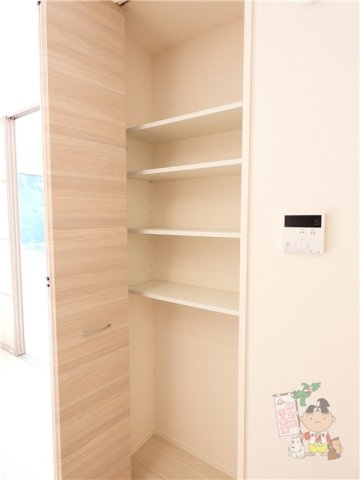 ホワイエ国富の収納