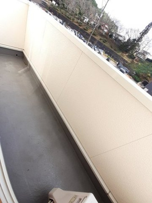 【バルコニー】 | カーサ・エレガンテＢ | 陽当たり良好なバルコニーです