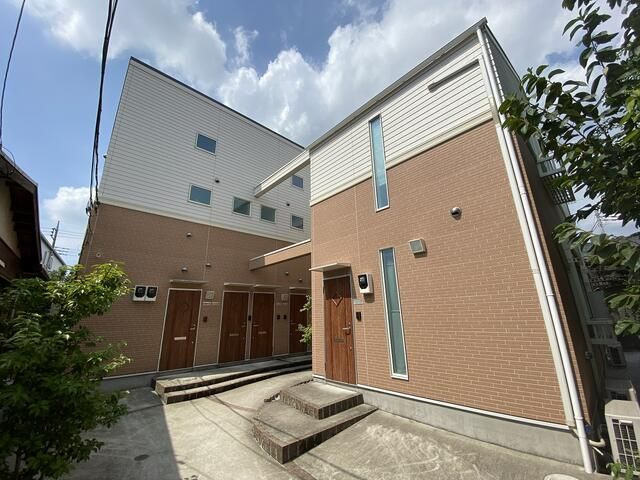 アザーレ中河原の外観