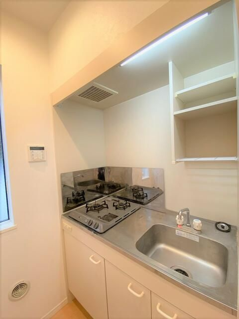 アザーレ中河原のキッチン