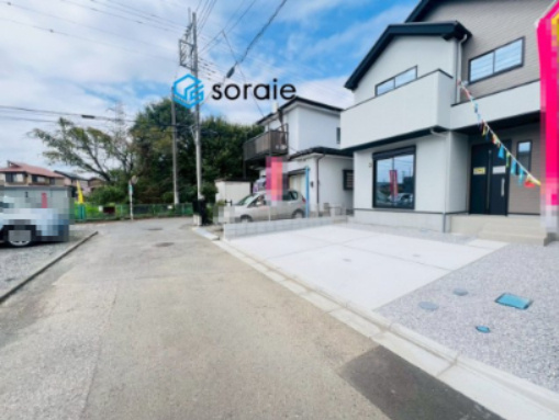 KIS川越市南大塚10期　新築戸建の前面道路含む現地写真