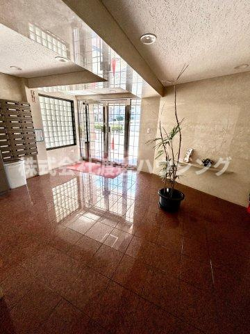 第15関根マンションのエントランス