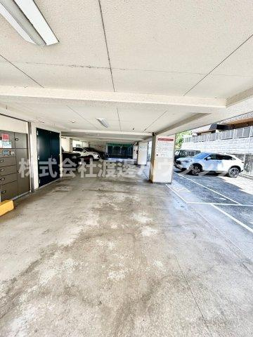 第15関根マンションの駐車場