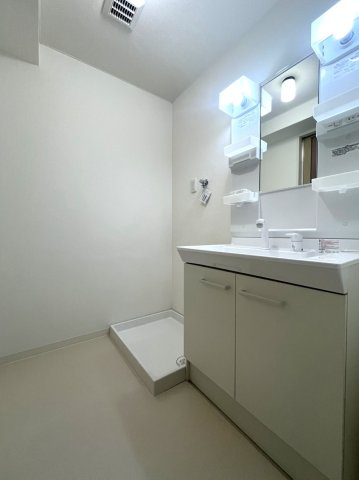 ◆ペット飼育可◆リフォーム済３ＬＤＫ◆南向きテラス＆専用庭◆スーパー徒歩５分◆サンルシエル山科西野の独立洗面台|洗面