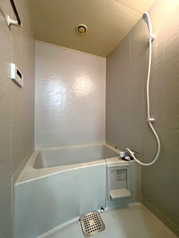 ◆ペット飼育可◆リフォーム済３ＬＤＫ◆南向きテラス＆専用庭◆スーパー徒歩５分◆サンルシエル山科西野の浴室|浴室