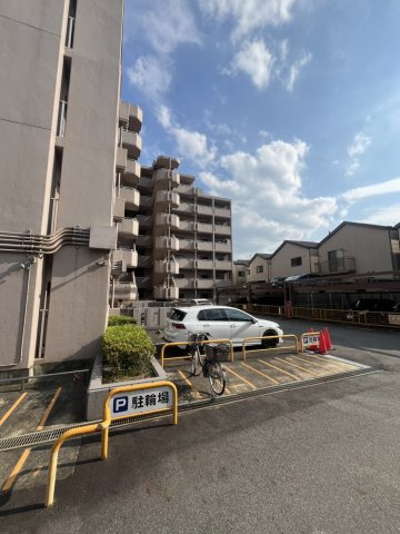 ◆ペット飼育可◆リフォーム済３ＬＤＫ◆南向きテラス＆専用庭◆スーパー徒歩５分◆サンルシエル山科西野のその他共用部分|駐輪場・駐車場