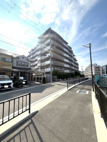 ◆ペット飼育可◆リフォーム済３ＬＤＫ◆南向きテラス＆専用庭◆スーパー徒歩５分◆サンルシエル山科西野の外観|外観