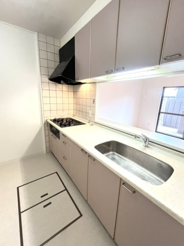 ◆ペット飼育可◆リフォーム済３ＬＤＫ◆南向きテラス＆専用庭◆スーパー徒歩５分◆サンルシエル山科西野のキッチン|キッチン