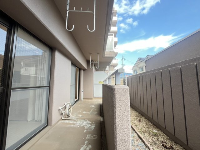 ◆ペット飼育可◆リフォーム済３ＬＤＫ◆南向きテラス＆専用庭◆スーパー徒歩５分◆サンルシエル山科西野のバルコニー|バルコニー