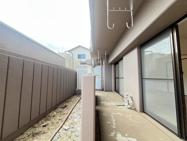 ◆ペット飼育可◆リフォーム済３ＬＤＫ◆南向きテラス＆専用庭◆スーパー徒歩５分◆サンルシエル山科西野のバルコニー|バルコニー