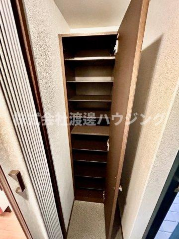 第13関根マンションの収納|シューズBOX