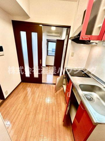 第13関根マンションの居間・リビング