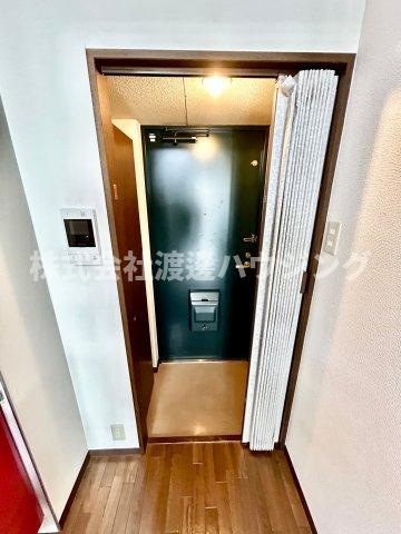 第13関根マンションの玄関