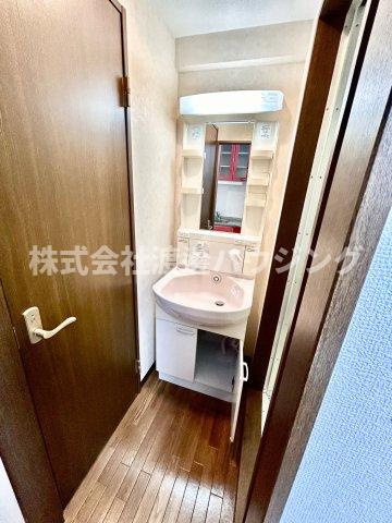 第13関根マンションの洗面所