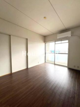 新中島エクセランスの洋室