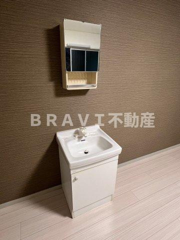 パークハイツ　BRAVI不動産の独立洗面台|【パークハイツ】独立洗面台、朝の身支度には欠かせません
