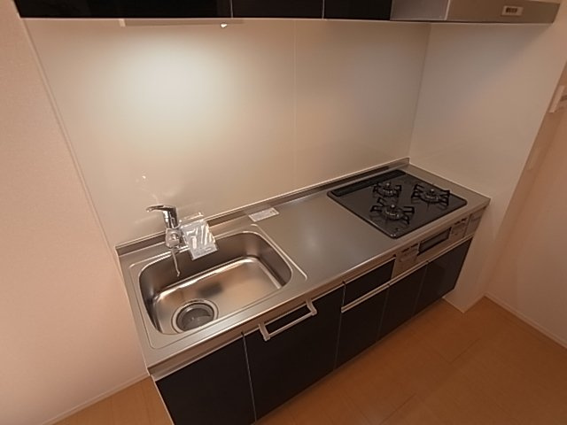神戸市長田区名倉町４丁目のアパートのキッチン|システムキッチン（ガス3口）